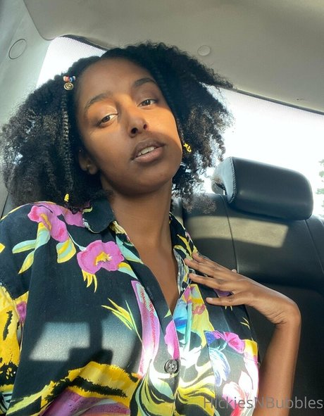 hickiesnbubbles exclusive pornstar image