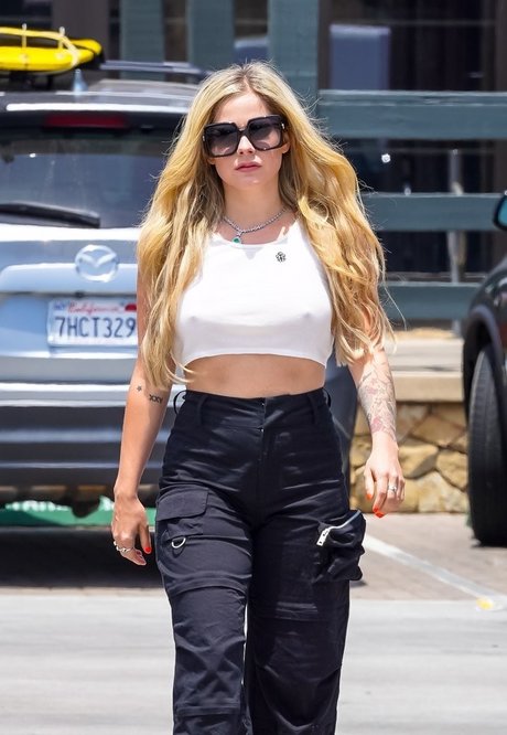 hottest young onlyfans beautiful pics