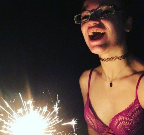 deezefreeze hot pornstar picture