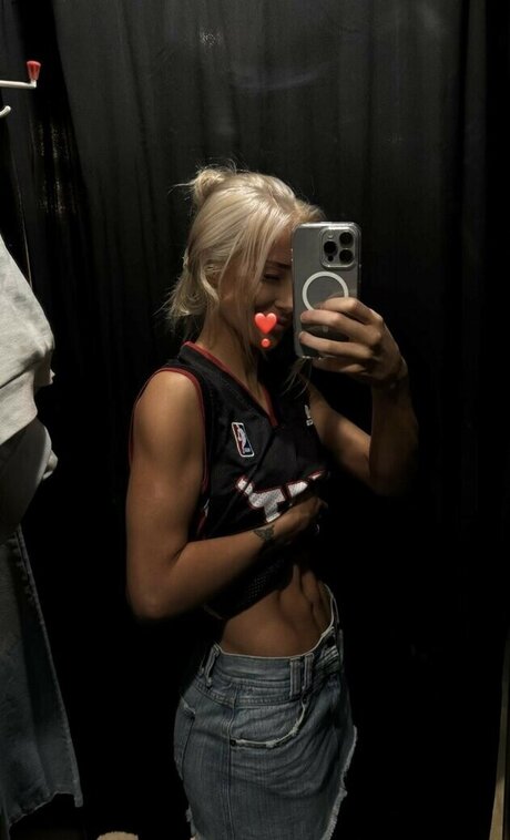 hairy pregnant onlyfans sexy picture