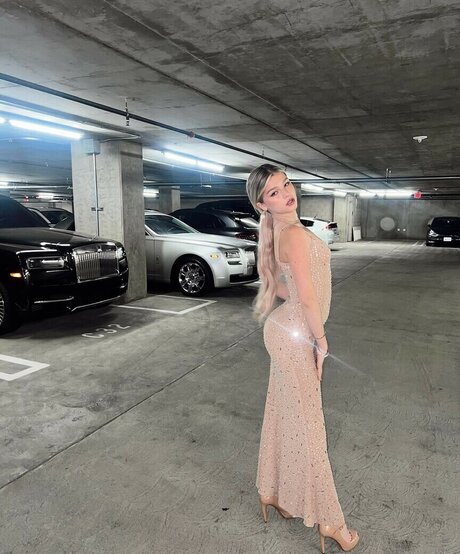 college girl onlyfans free nude picture