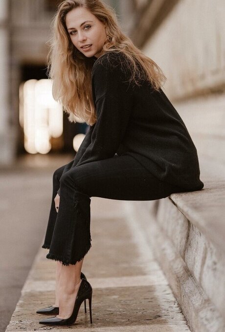 pool threesome onlyfans beautiful xxx picture