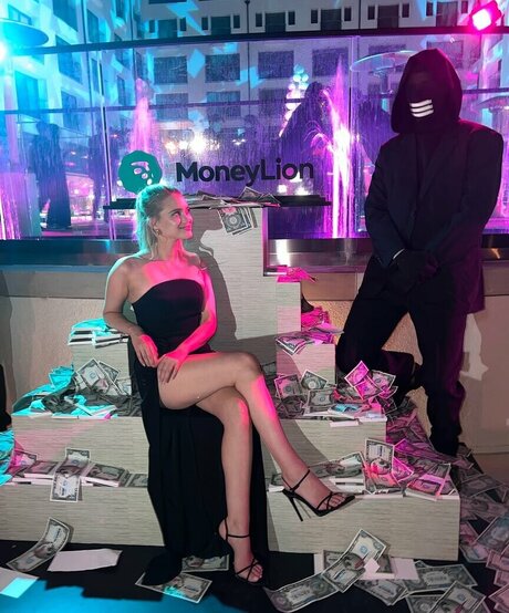 Thea Booysen star exclusive archive