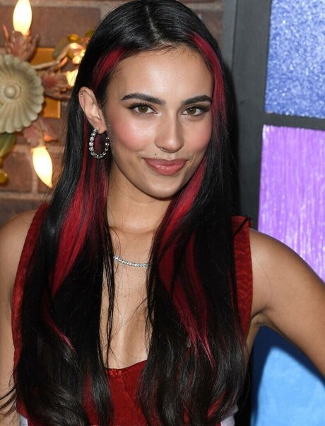 Kylie Cantrall sexy model photo