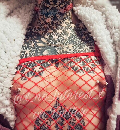 x no interest x model exclusive photos