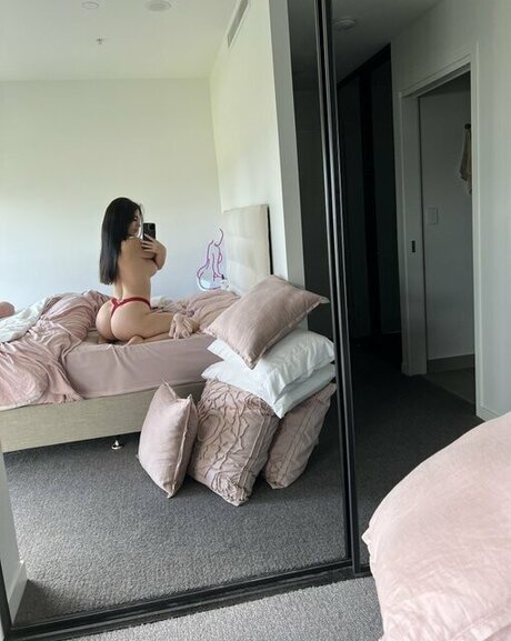 Izzy Davies model best galleries