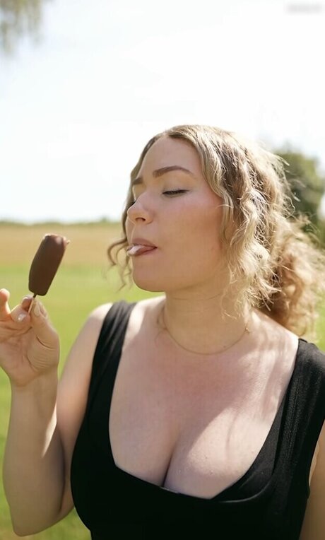 beautiful teen onlyfans porno pic