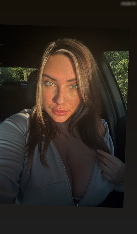 Lara Marie v__ erotic star picture