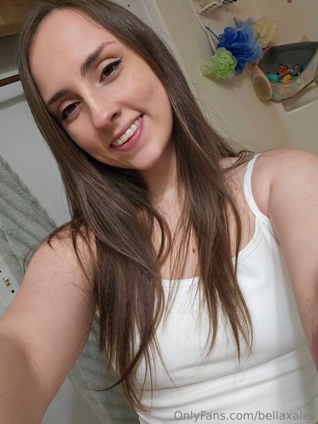 Bellaxalex nude pornstar photos