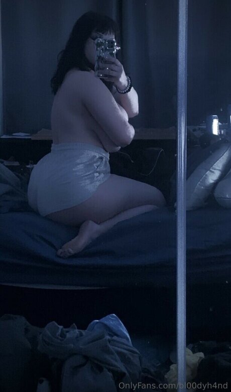 bl00dyh4nd model exclusive image