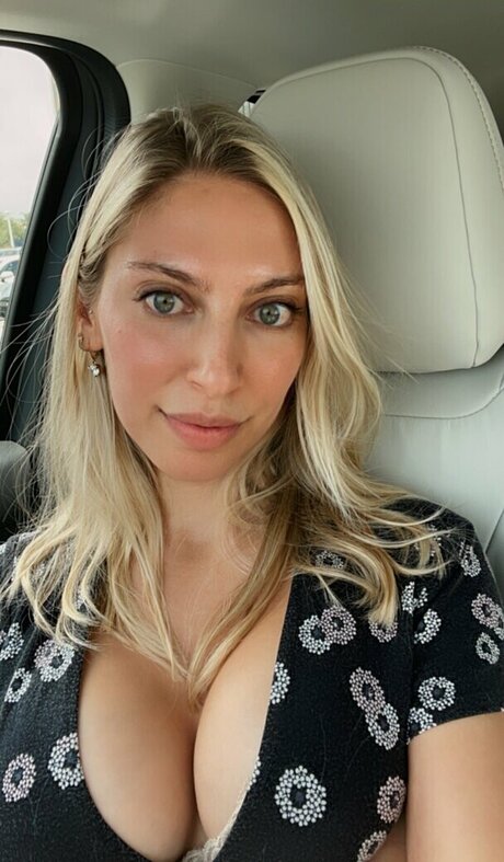 mature fake tits onlyfans top picture