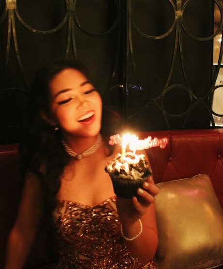 Choi Eun pornographic model picture