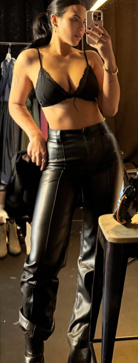 Vendewaa nude pornstar picture