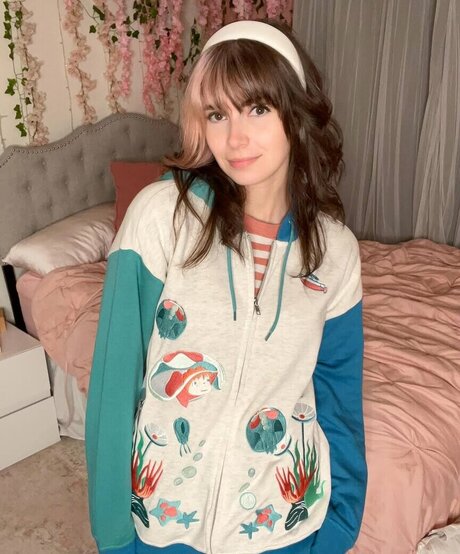 social media influencer onlyfans art nude img