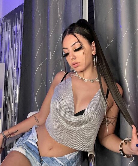 skinny white girl onlyfans erotic images