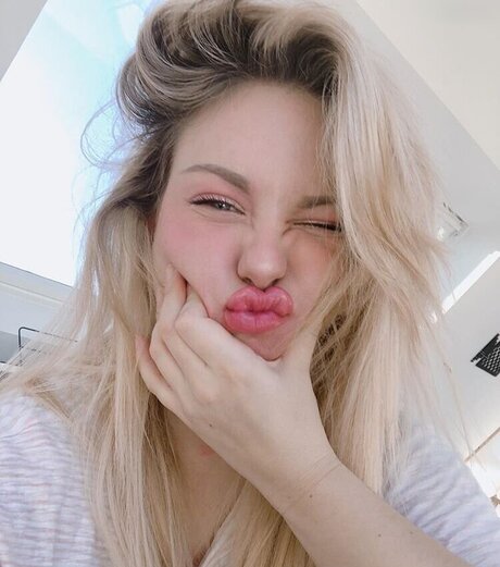 redhead teen onlyfans free porn photos