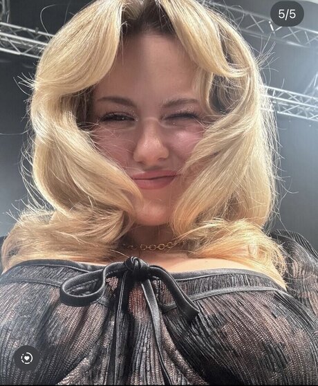 KellyMissesvlog perfect model gallery