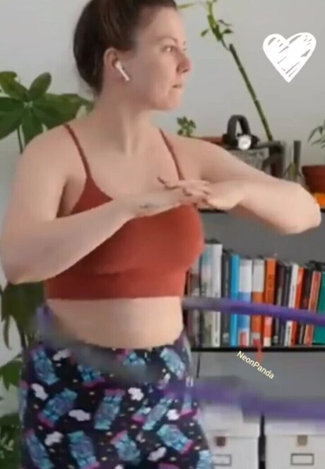 KellyMissesvlog pornstar adult pic