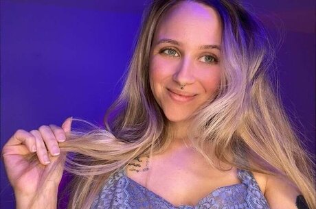 Luna Zuhause star pics