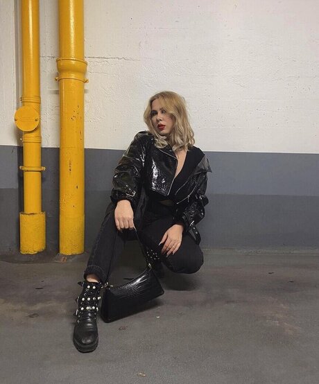 hottest young onlyfans sexy pics