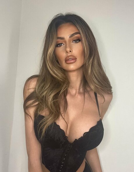 BrattyKiki top star image