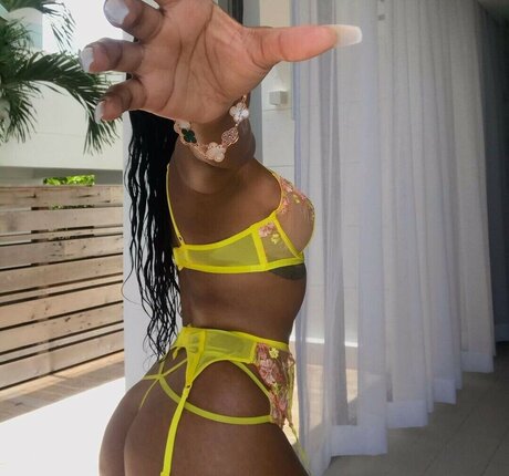 Trapezoidmouth pornstar free photo