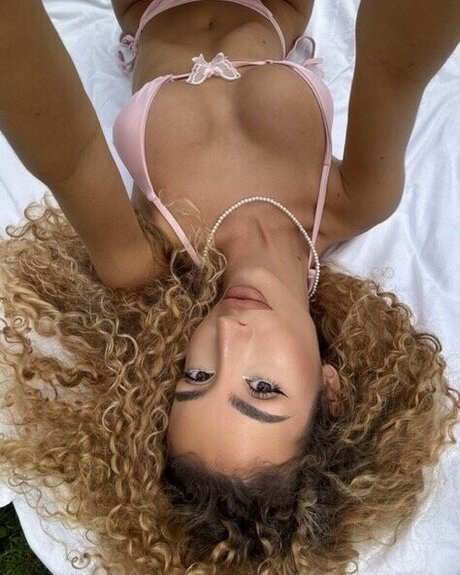 Jazmine Dyer model perfect picture