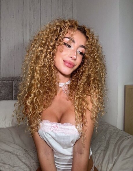 Jazmine Dyer erotic pornstar picture