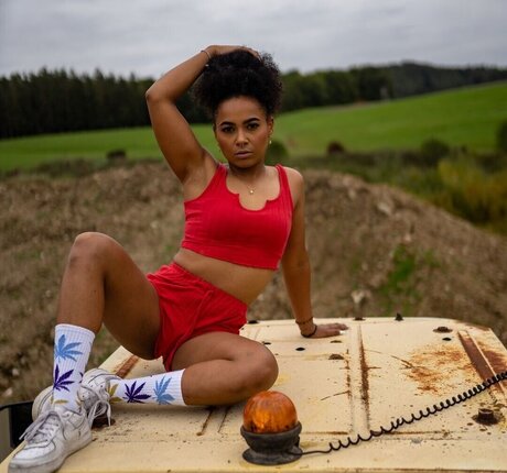 graefiin melanin porn actress img