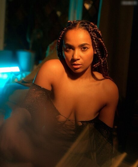 graefiin melanin free star photo