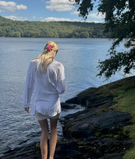 Claire Jameson hd model image