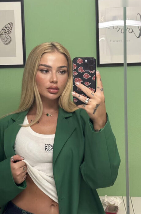 Loredana Zefi exclusive pornstar pic