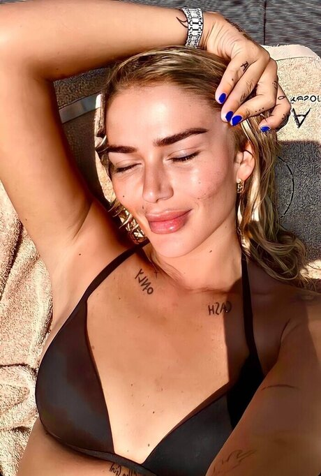 Loredana Zefi pretty actress photos