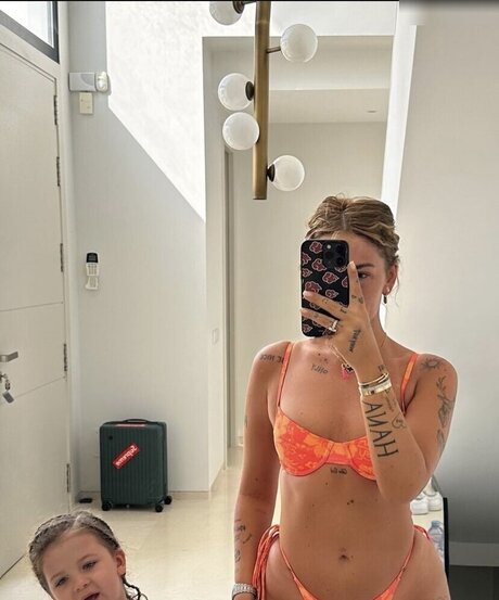 Loredana Zefi Images