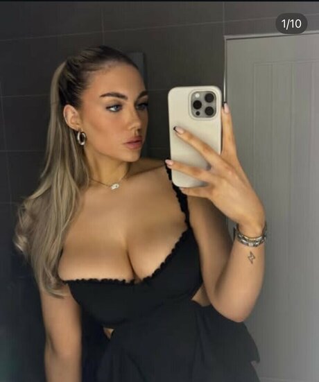 Ellie Williamson model nice galleries