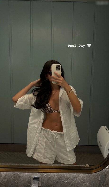 female masturbation onlyfans sexy photo