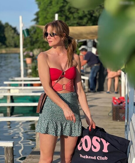 curvy asian onlyfans sexy naked img