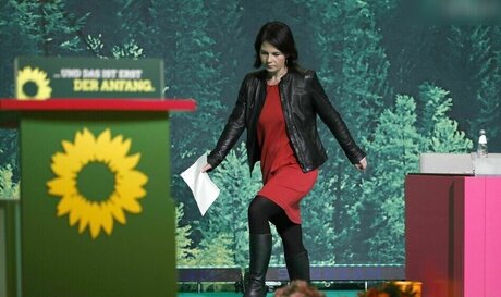 young asian onlyfans erotic img