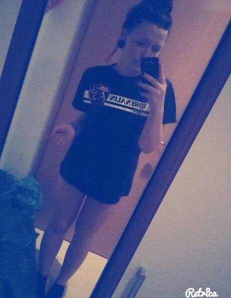 Laura Knoblauch pretty actress photo