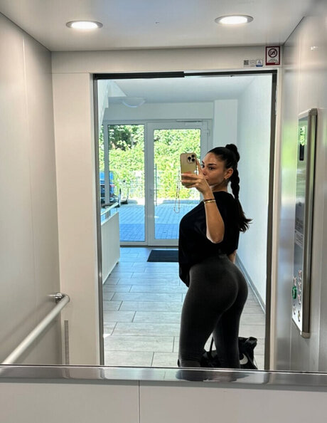 Kaderimxx beautiful pornstar image