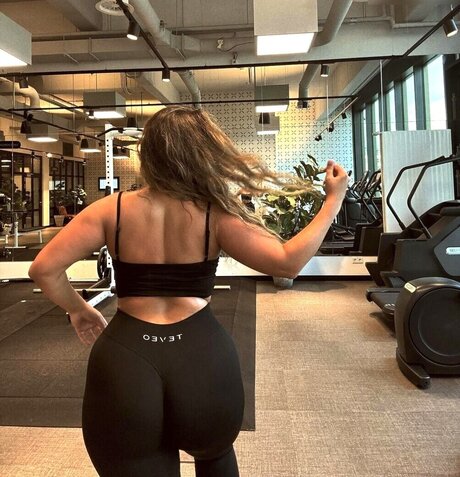 fitness model onlyfans top photo