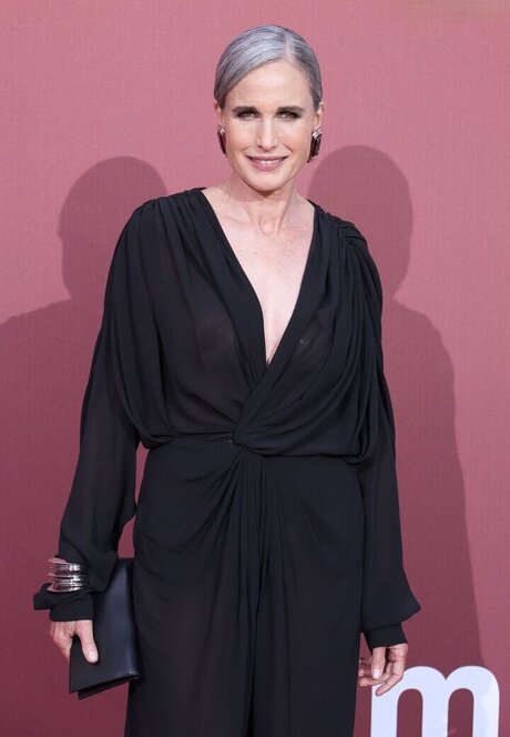 skinny asian onlyfans top pics