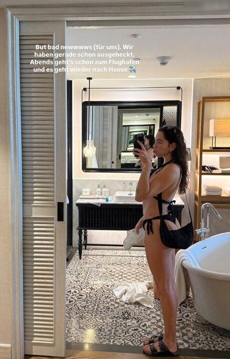 herstoryfeed star nude pic