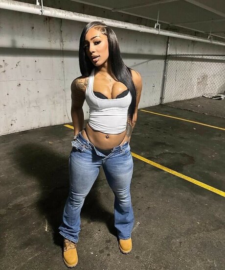 Jada Thorpe model top photo