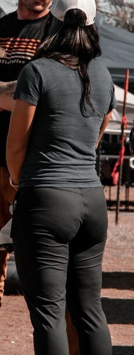 Tulsi Gabbard nudes star img