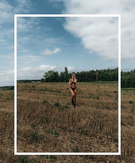 Simone Sevignani adult actress pics