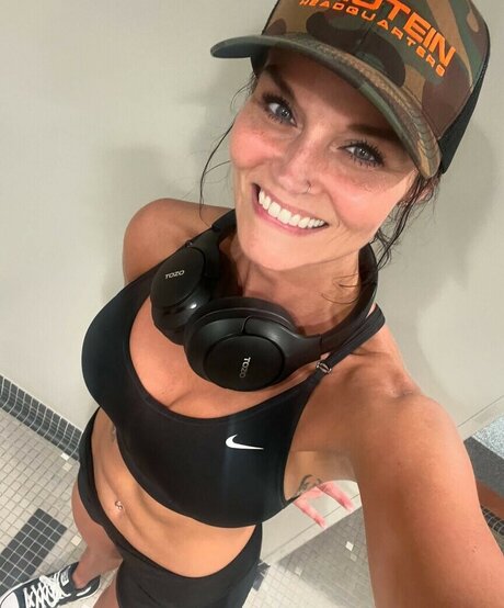 Julie Felton pornstar high quality photos