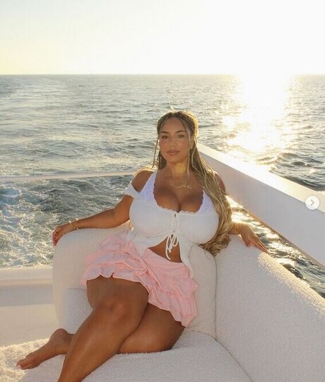 petite free onlyfans pretty pic