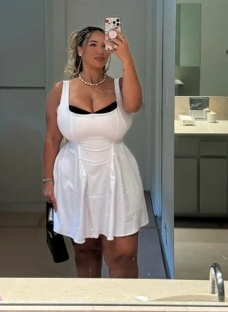 gorgeous milf onlyfans hot xxx pictures