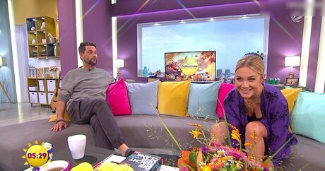 OOPS Deutsch model pretty galleries